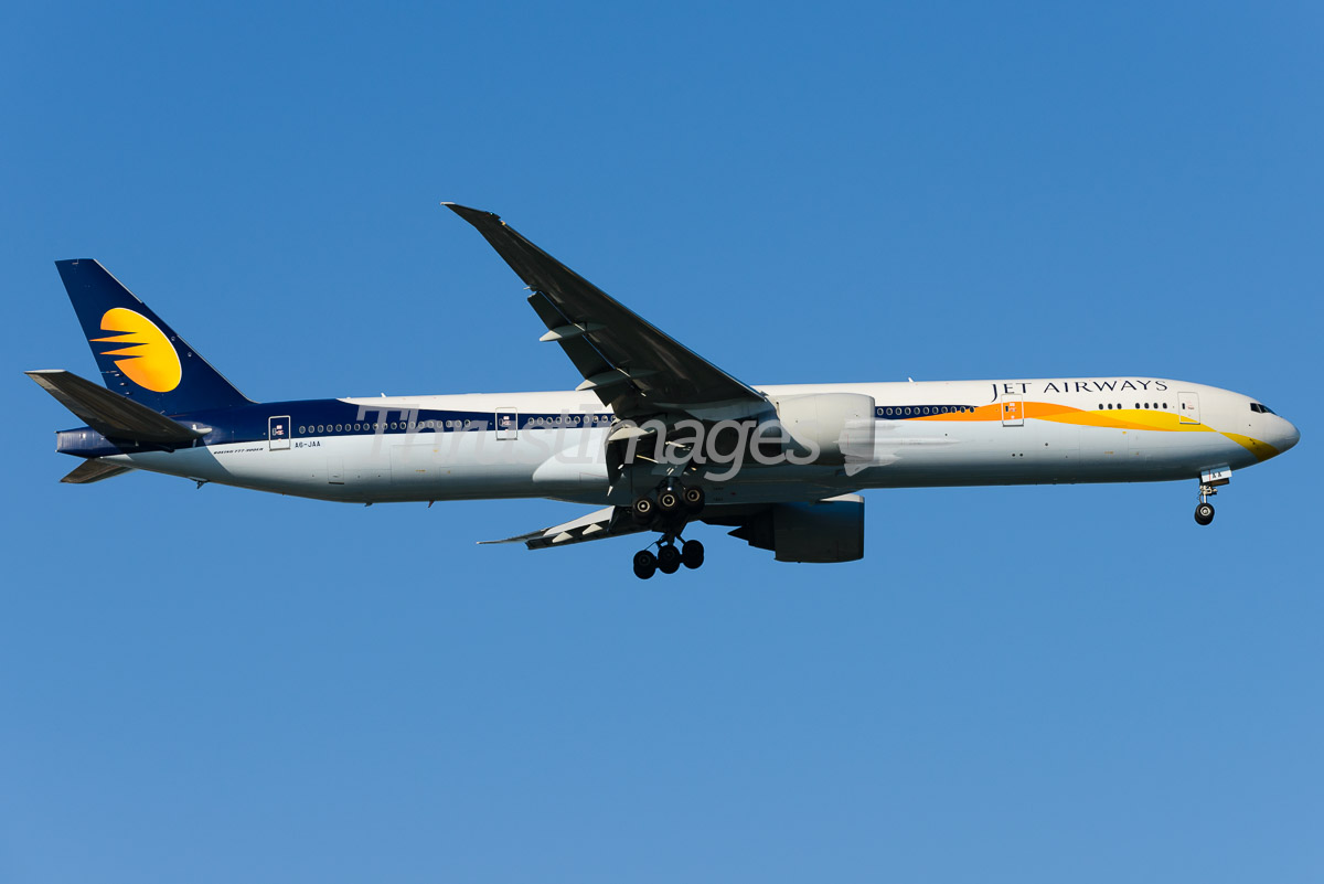 Boeing 777-35R/ER A6-JAA (cn 35159/650)